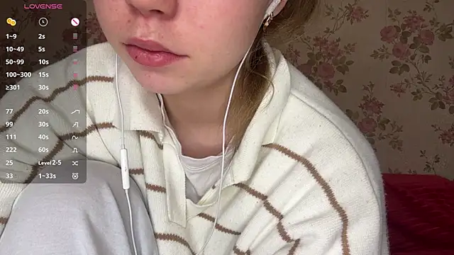 Snapshot of EleneShedden chatting on 9, 4, 2026 EleneShedden online show from 9, 4, 2026
