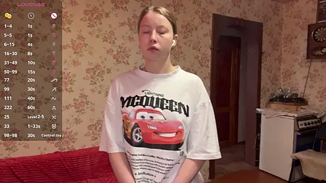 Snapshot of EleneShedden chatting on 25, 4, 2026 EleneShedden online show from 25, 4, 2026