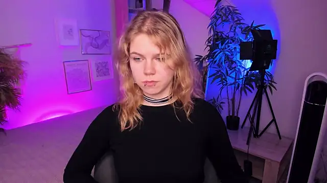ElizabethVane online show from 17, 5, 2026
