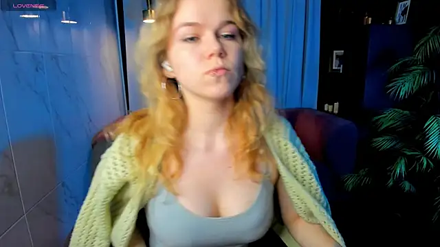 Snapshot of ElizabethVane chatting on 5, 8, 2026 ElizabethVane online show from 5, 8, 2026