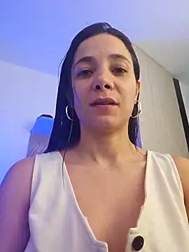 Snapshot of miaeyex chatting on 27, 4, 2026 miaeyex online show from 27, 4, 2026