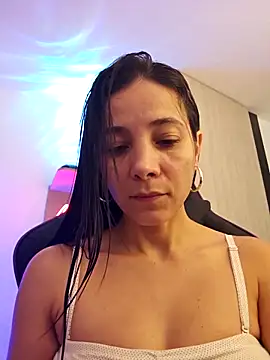 Snapshot of miaeyex chatting on 8, 5, 2026 miaeyex online show from 8, 5, 2026