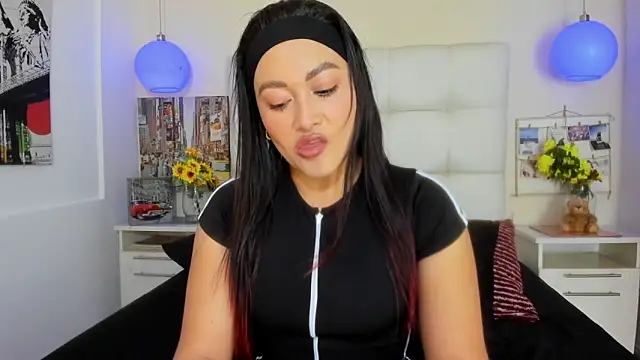 Snapshot of Tatiana24_ chatting on 17, 4, 2026 Tatiana24 online show from 17, 4, 2026