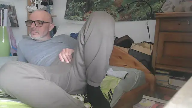 Snapshot of Thomate24 chatting on 9, 4, 2026 Thomate24 online show from 9, 4, 2026