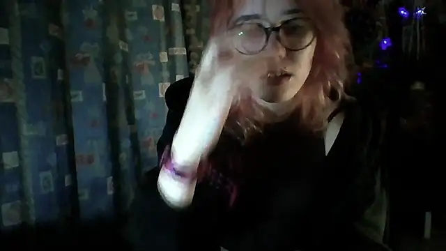 Snapshot of whiny_emo_boi chatting on 4, 4, 2026 whiny emo boi online show from 4, 4, 2026