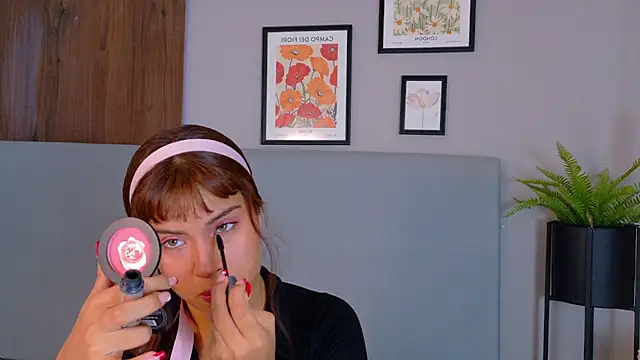 Snapshot of HelenaFoumier chatting on 31, 3, 2026 HelenaFoumier online show from 31, 3, 2026