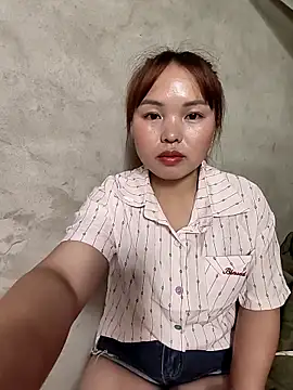 Snapshot of Mina_xYx chatting on 2, 4, 2026 Mina xYx online show from 2, 4, 2026