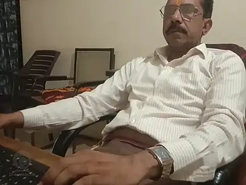 Snapshot of biger_top chatting on 19, 7, 2026 biger top online show from 19, 7, 2026