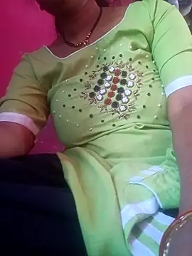 Snapshot of Mona_ji32 chatting on 13, 4, 2026 Mona ji32 online show from 13, 4, 2026