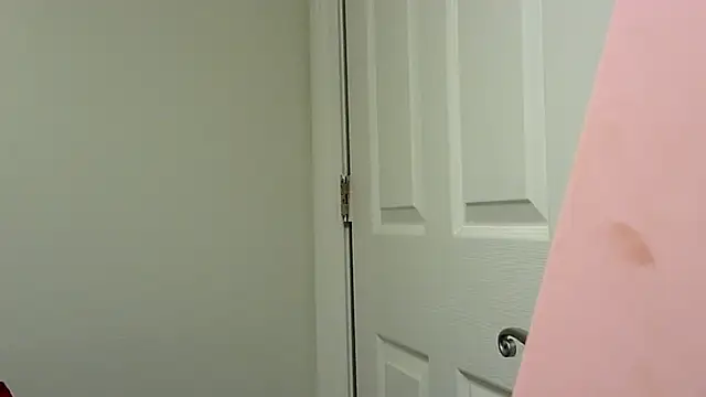 kitty-kitten82 online show from 28, 3, 2026