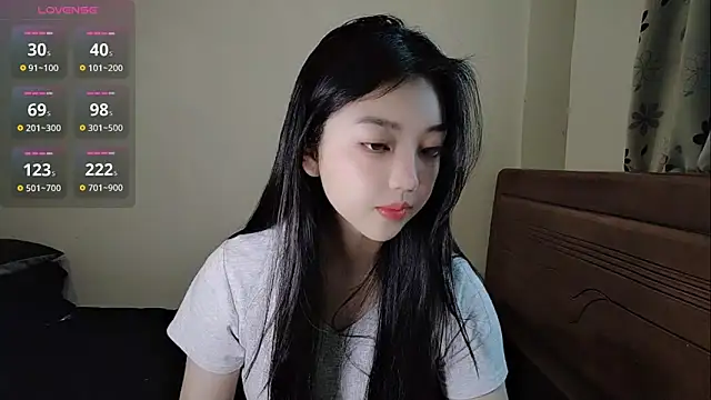 Snapshot of oblakitty_ chatting on 7, 4, 2026 oblakitty online show from 7, 4, 2026