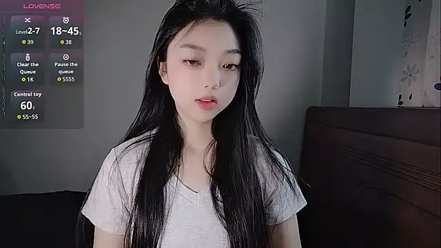Snapshot of oblakitty_ chatting on 28, 4, 2026 oblakitty online show from 28, 4, 2026