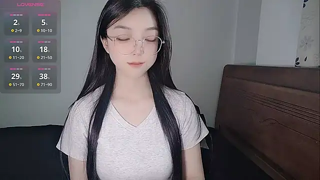 Snapshot of oblakitty_ chatting on 28, 4, 2026 oblakitty online show from 28, 4, 2026