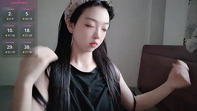 Snapshot of oblakitty_ chatting on 8, 8, 2026 oblakitty online show from 8, 8, 2026