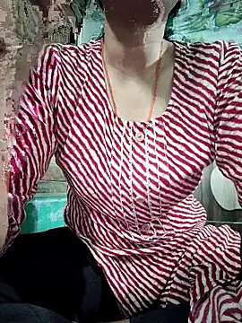 Snapshot of model_seela chatting on 7, 4, 2026 model seela online show from 7, 4, 2026