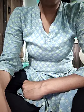 Snapshot of model_seela chatting on 10, 4, 2026 model seela online show from 10, 4, 2026