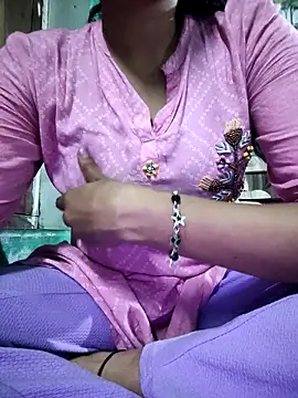 Snapshot of model_seela chatting on 12, 4, 2026 model seela online show from 12, 4, 2026