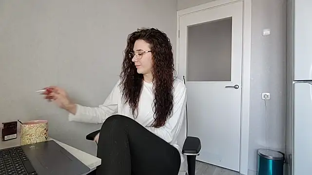 Snapshot of LaritaTocchio chatting on 13, 4, 2026 LaritaTocchio online show from 13, 4, 2026