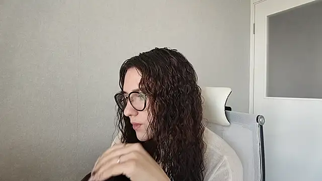 Snapshot of LaritaTocchio chatting on 28, 4, 2026 LaritaTocchio online show from 28, 4, 2026