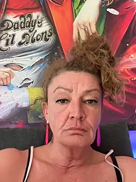 Snapshot of Milf-Gabi chatting on 8, 4, 2026 Milf-Gabi online show from 8, 4, 2026