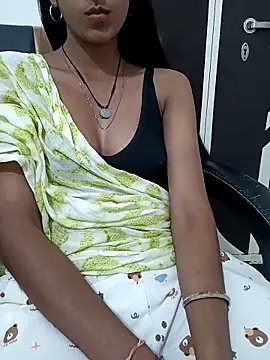 Snapshot of aushi_rajput chatting on 27, 3, 2026 aushi rajput online show from 27, 3, 2026