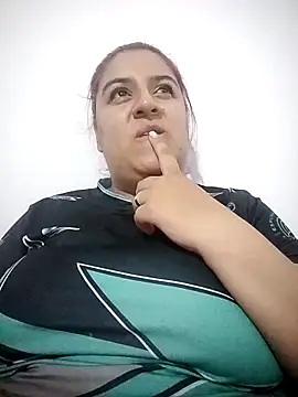 Snapshot of _Haamy_ chatting on 17, 4, 2026 Haamy online show from 17, 4, 2026