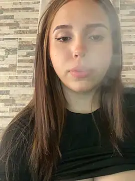 Snapshot of lunacandy_0 chatting on 7, 4, 2026 lunacandy 0 online show from 7, 4, 2026