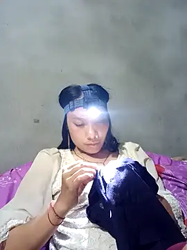 Snapshot of Leiley_98 chatting on 3, 4, 2026 Leiley 98 online show from 3, 4, 2026