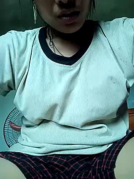 Snapshot of Leiley_98 chatting on 6, 4, 2026 Leiley 98 online show from 6, 4, 2026