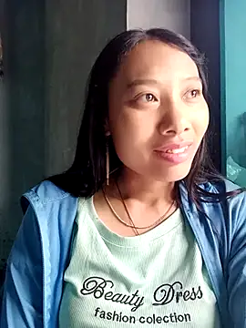 Snapshot of Leiley_98 chatting on 19, 4, 2026 Leiley 98 online show from 19, 4, 2026