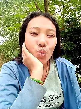 Snapshot of Leiley_98 chatting on 21, 4, 2026 Leiley 98 online show from 21, 4, 2026