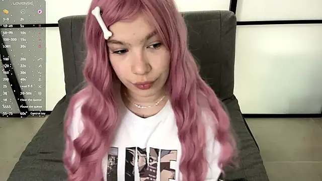Snapshot of NerissaDeloria chatting on 7, 4, 2026 NerissaDeloria online show from 7, 4, 2026