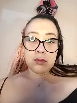 Snapshot of lua-bfly chatting on 7, 4, 2026 lua-bfly online show from 7, 4, 2026