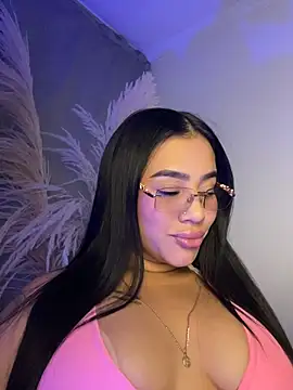 Snapshot of AlisonBeltran1 chatting on 4, 8, 2026 AlisonBeltran1 online show from 4, 8, 2026