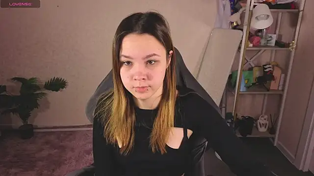 Snapshot of Lori_Bllossom chatting on 21, 4, 2026 Lori Bllossom online show from 21, 4, 2026