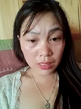 Snapshot of Abi-ni chatting on 4, 4, 2026 Abi-ni online show from 4, 4, 2026