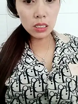Snapshot of Abi-ni chatting on 28, 4, 2026 Abi-ni online show from 28, 4, 2026
