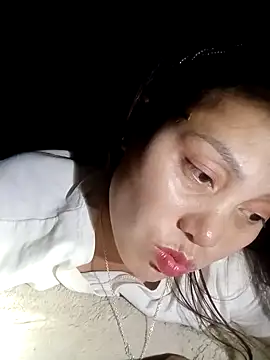 Snapshot of Abi-ni chatting on 5, 5, 2026 Abi-ni online show from 5, 5, 2026