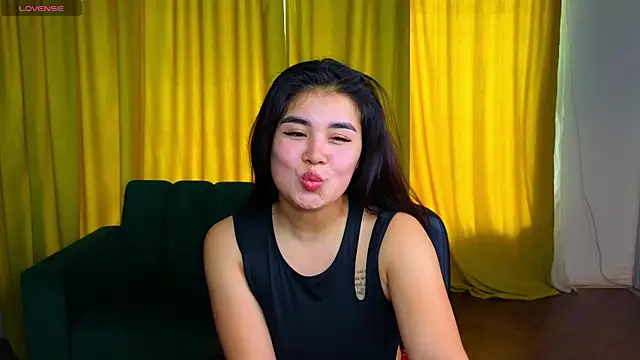 Snapshot of AlicaMayer chatting on 29, 4, 2026 AlicaMayer online show from 29, 4, 2026