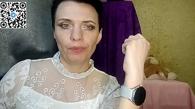 Snapshot of HotMamaQueen234 chatting on 5, 4, 2026 HotMamaQueen234 online show from 5, 4, 2026