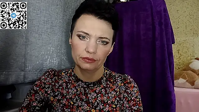 Snapshot of HotMamaQueen234 chatting on 6, 4, 2026 HotMamaQueen234 online show from 6, 4, 2026