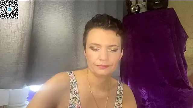 HotMamaQueen234 online show from 29, 5, 2026