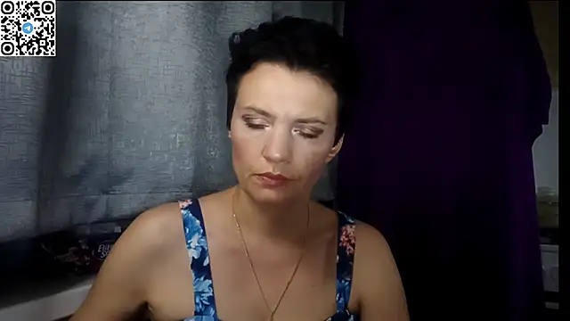 HotMamaQueen234 online show from 22, 6, 2026