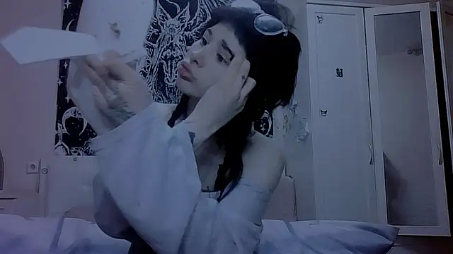 Snapshot of AllisonDeetz chatting on 18, 4, 2026 AllisonDeetz online show from 18, 4, 2026
