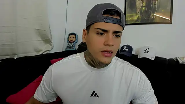 Snapshot of sweetlatinoboy chatting on 10, 4, 2026 sweetlatinoboy online show from 10, 4, 2026
