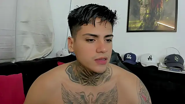 Snapshot of sweetlatinoboy chatting on 17, 4, 2026 sweetlatinoboy online show from 17, 4, 2026