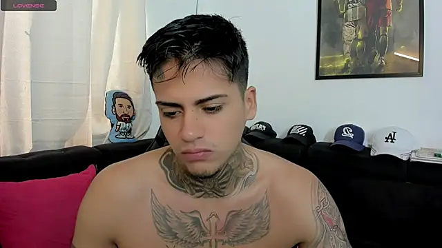 Snapshot of sweetlatinoboy chatting on 20, 4, 2026 sweetlatinoboy online show from 20, 4, 2026