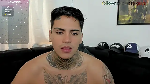 Snapshot of sweetlatinoboy chatting on 25, 4, 2026 sweetlatinoboy online show from 25, 4, 2026