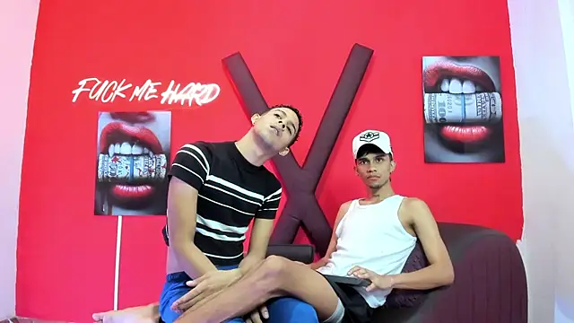 Snapshot of SEXY_BIG_COCK chatting on 15, 4, 2026 SEXY BIG COCK online show from 15, 4, 2026