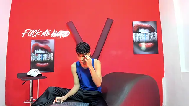 Snapshot of SEXY_BIG_COCK chatting on 18, 4, 2026 SEXY BIG COCK online show from 18, 4, 2026